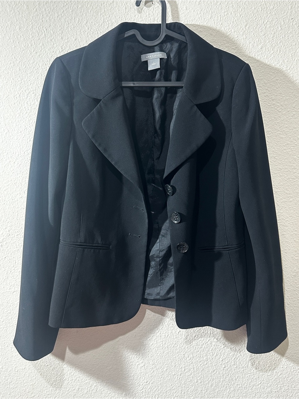 Ann Taylor Black Women's Three-Button Tailored Blazer
